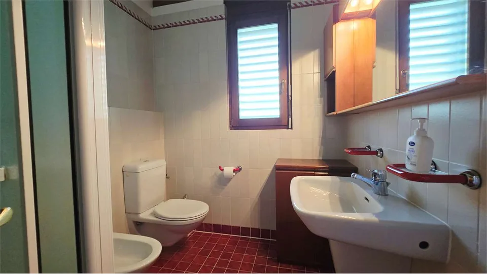 Villa mit Prestige, Privatsphäre, Garten, Möglichkeit für Swimmingpool – Foto 11 von 13