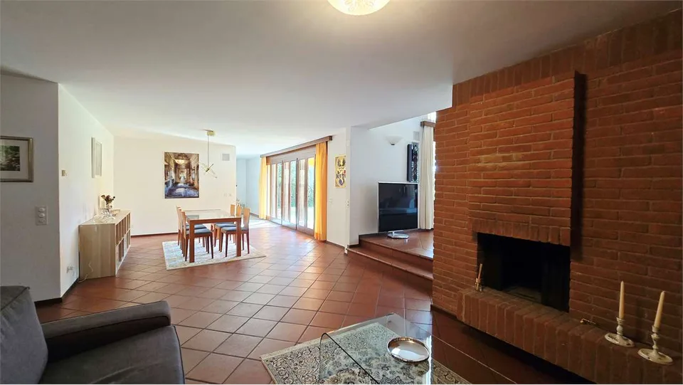 Villa mit Prestige, Privatsphäre, Garten, Möglichkeit für Swimmingpool – Foto 3 von 13