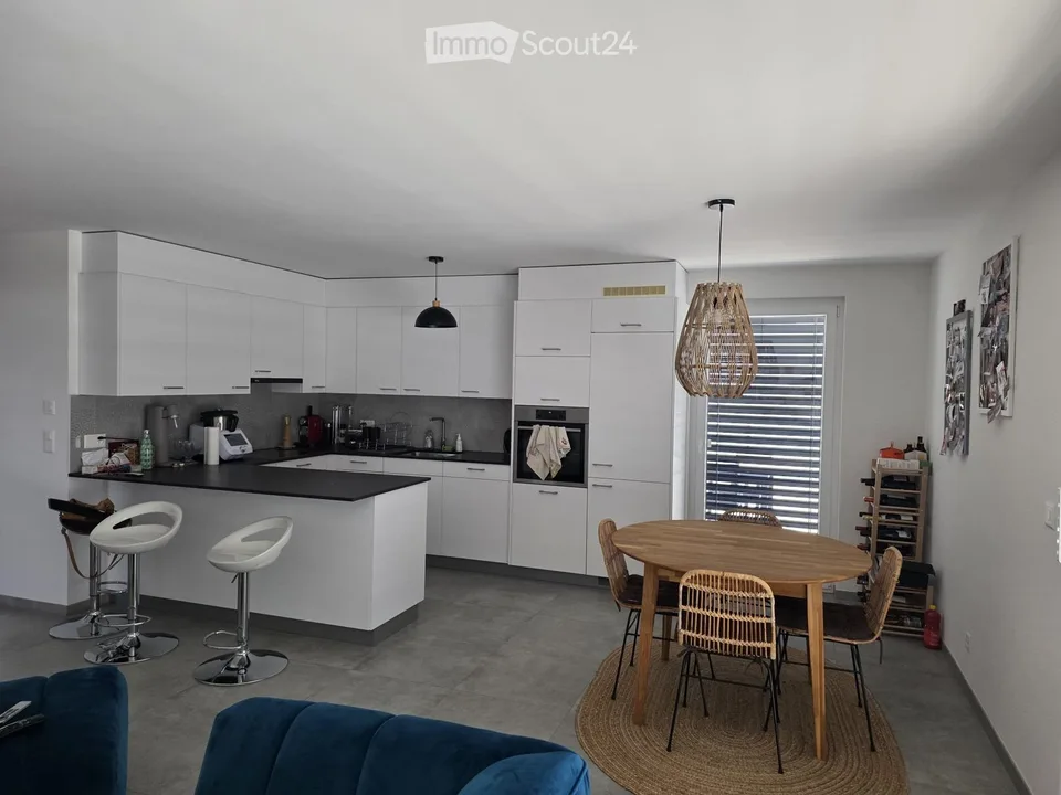 Bello appartamento di 3,5 locali di 80 m² a Vétroz