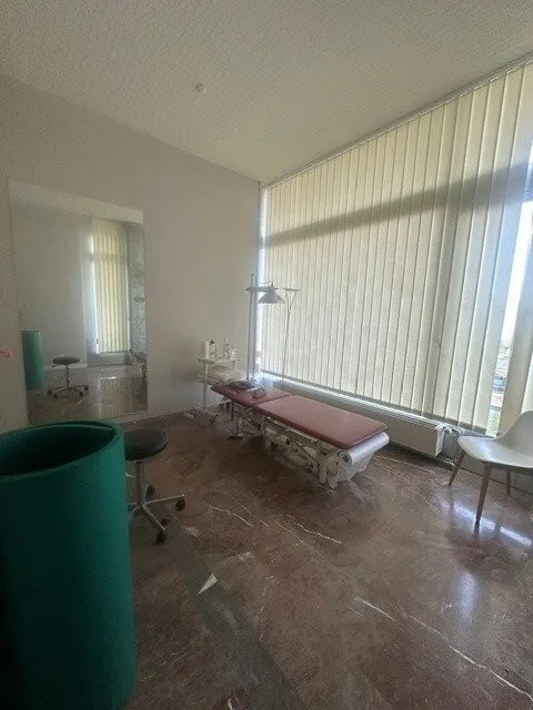 Negozio con vetrina – foto 4 di 8