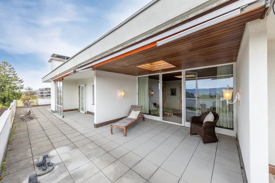 Appartamento penthouse con una vista lontana da sogno e una terrazza di circa 155m2 – foto 10 di 10