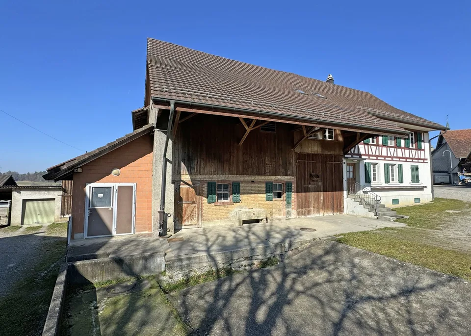Azienda agricola con casa colonica, vari edifici rurali e terra di prato, con molto potenziale – foto 16 di 18