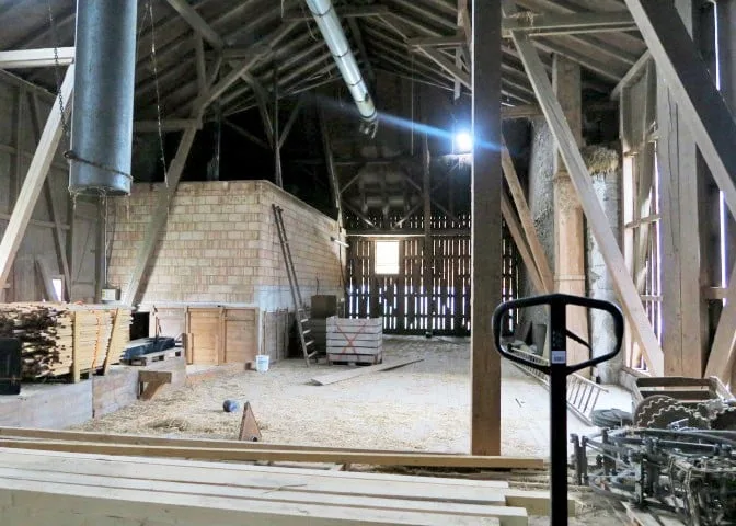 Azienda agricola con casa colonica, vari edifici rurali e terra di prato, con molto potenziale – foto 12 di 18