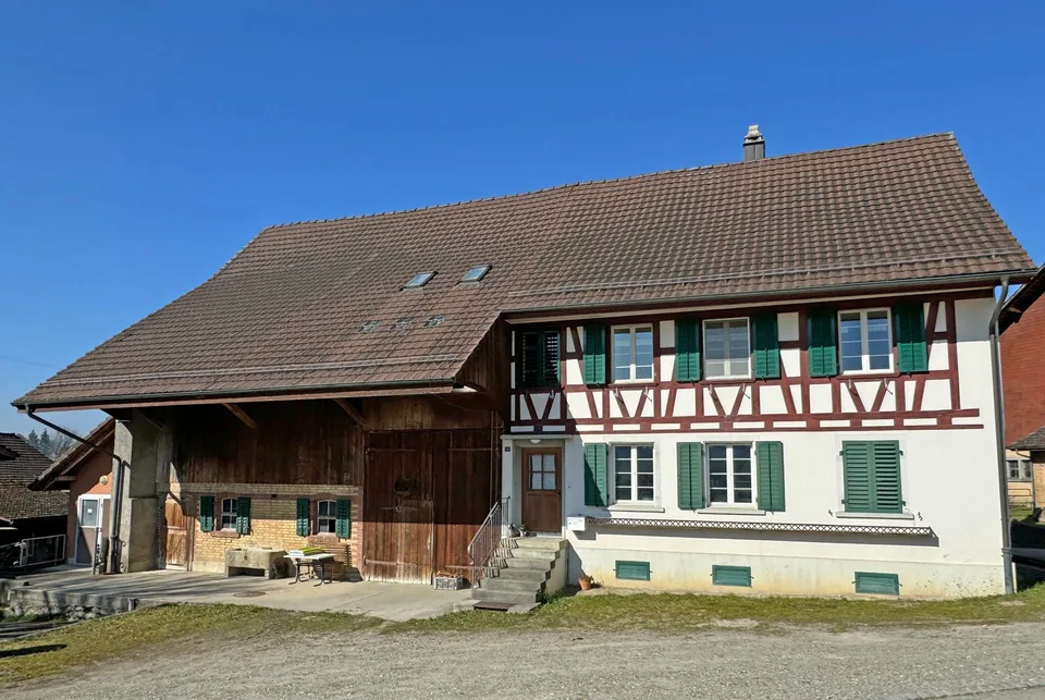 Azienda agricola con casa colonica, vari edifici rurali e terra di prato, con molto potenziale – foto 17 di 18