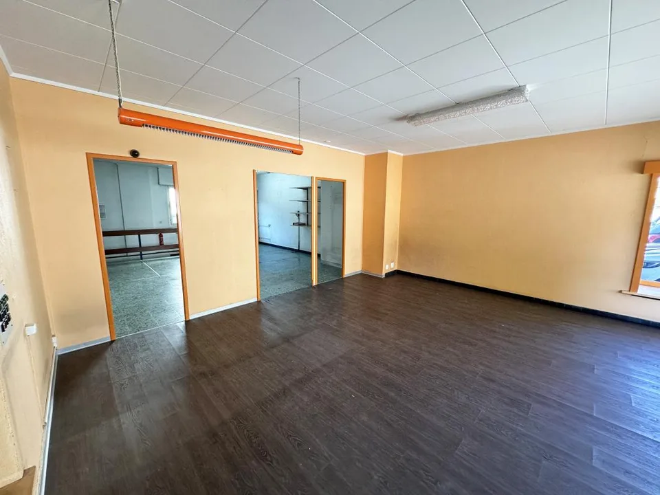 Sierre, local commercial avec sous-sol de 30 m2 aménageable sur demande au cœur de la ville – photo 6 sur 13