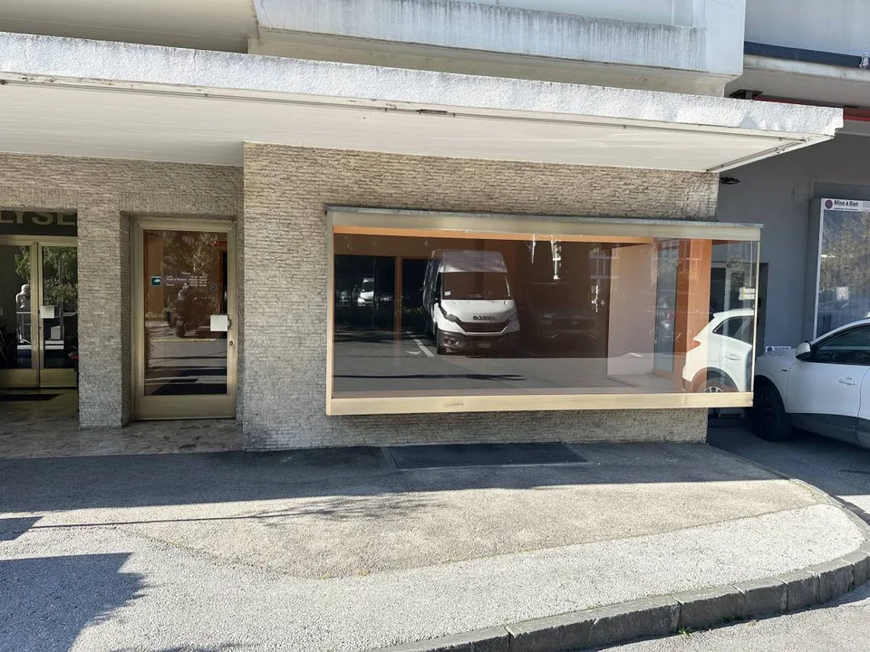 Sierre, local commercial avec sous-sol de 30 m2 aménageable sur demande au cœur de la ville – photo 13 sur 13