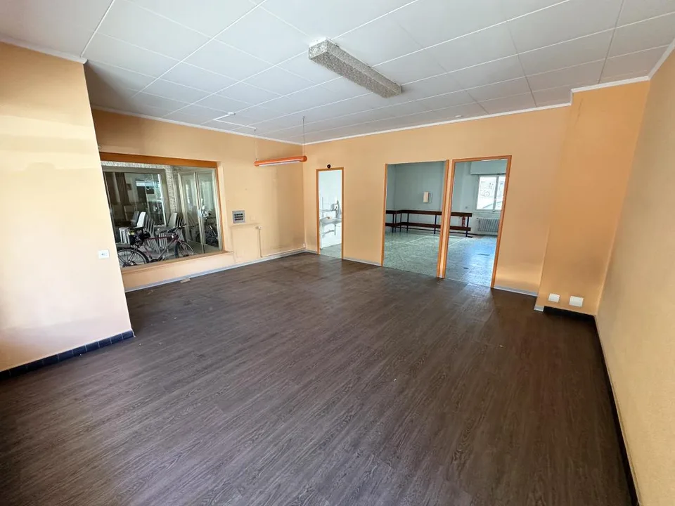 Sierre, local commercial avec sous-sol de 30 m2 aménageable sur demande au cœur de la ville – photo 5 sur 13