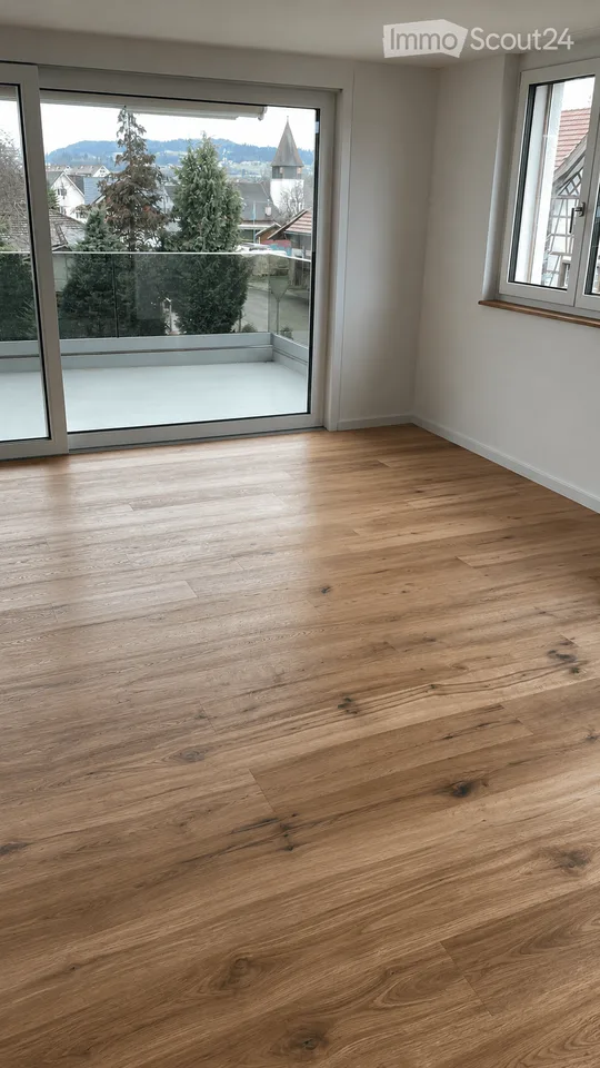 Grosszügige 3.5-Zimmer-Wohnung mit Südbalkon in Schwarzenbach