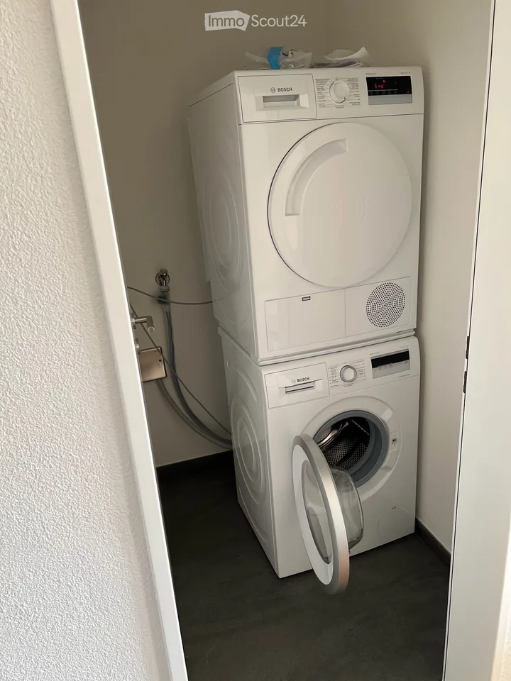 Grosszügige 3.5-Zimmer-Wohnung mit Südbalkon in Schwarzenbach