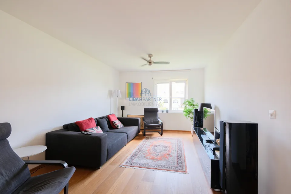 Wohnen mit Weitblick - Grosszügige Maisonette-Dachwohnung in Basel – Foto 2 von 13