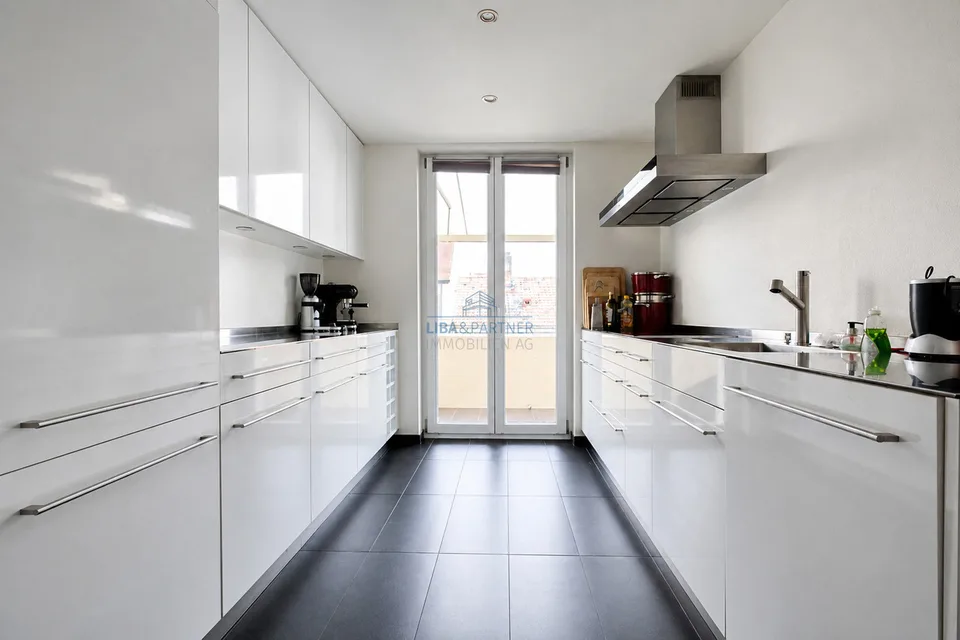 Wohnen mit Weitblick - Grosszügige Maisonette-Dachwohnung in Basel – Foto 4 von 13