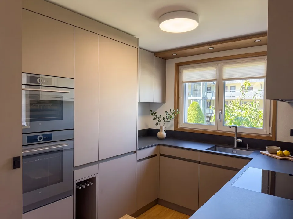 TOP 4.5 Zimmer Wohnung, direkt an ÖV-Haltestelle, im steuergünstigen Schindellegi – Foto 3 von 11