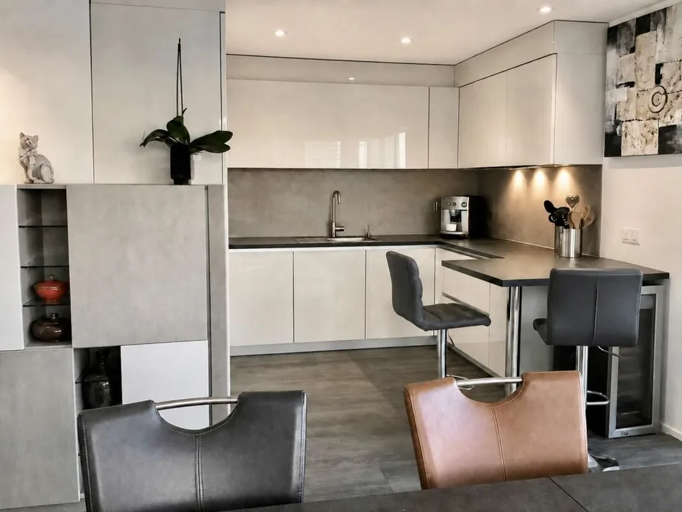 4.5 Zimmer Attikawohnung in Cornaux NE | UrbanHome