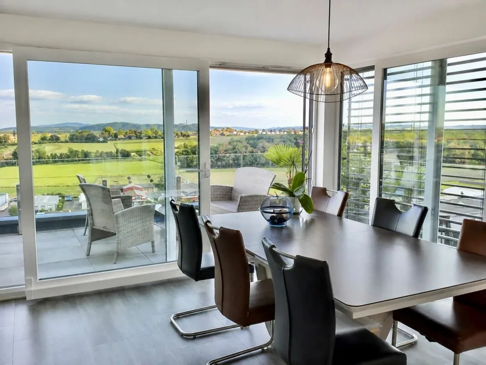 4.5 Zimmer Attikawohnung in Cornaux NE | UrbanHome