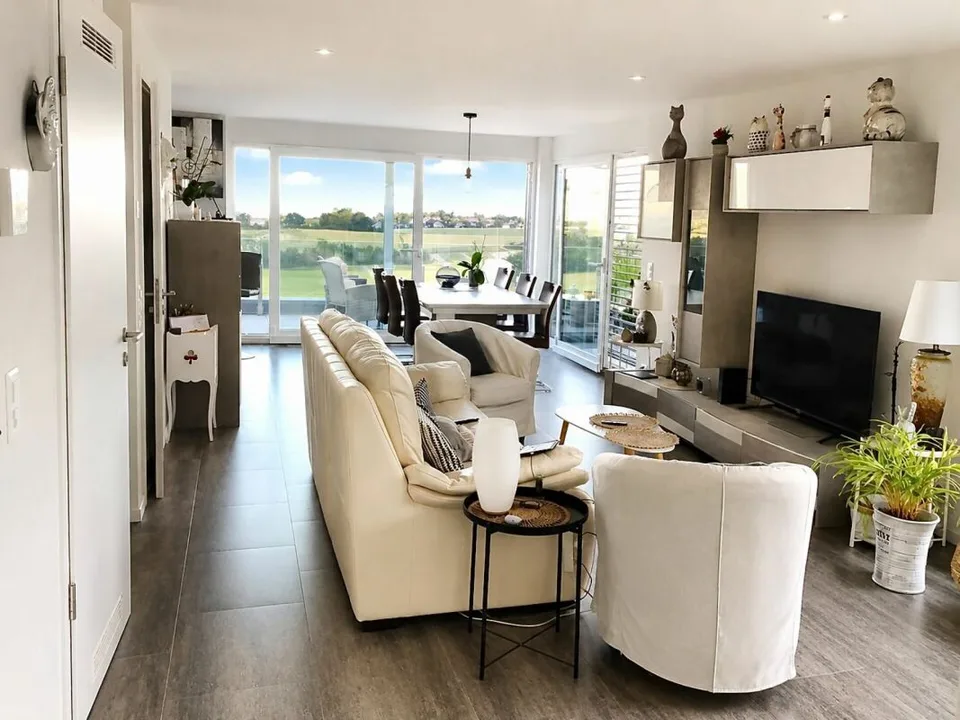 4.5 Zimmer Attikawohnung in Cornaux NE | UrbanHome