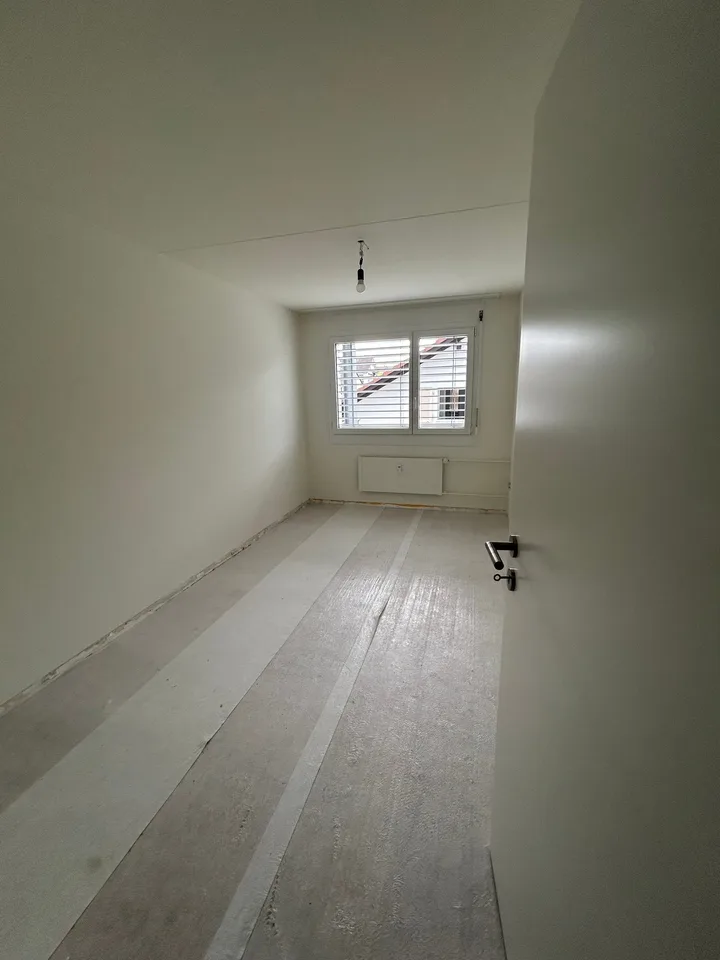 Helle 4.5-Zimmer-Wohnung mit grossem Balkon zu vermieten