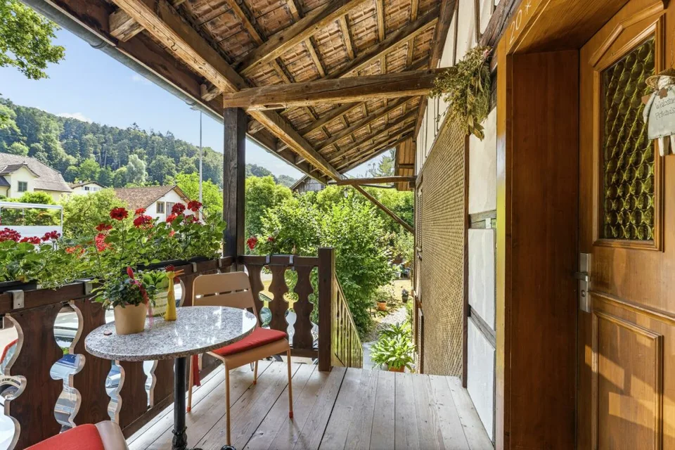 6 ZIMMER EINFAMILIENHAUS EINSEITIG ANGEBAUT – Foto 2 von 6