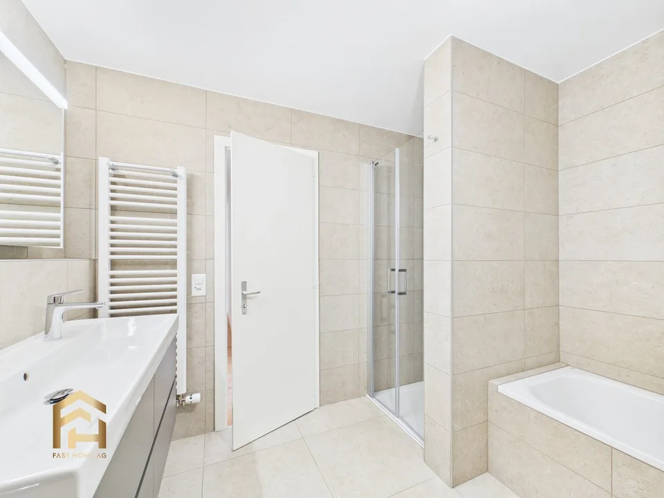 Exklusiv inmitten Visp: Renovierte 5.5ZWG,Umlaufbalkon, Lift&Garage