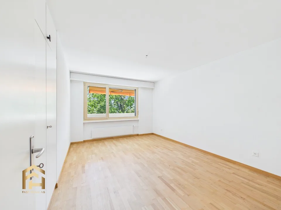 Exklusiv inmitten Visp: Renovierte 5.5ZWG,Umlaufbalkon, Lift&Garage