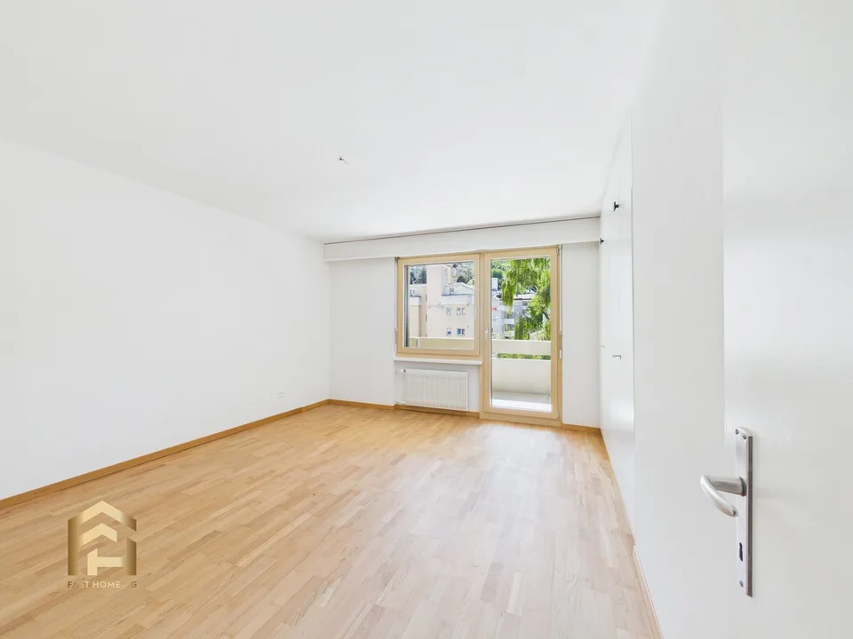 Exklusiv inmitten Visp: Renovierte 5.5ZWG,Umlaufbalkon, Lift&Garage