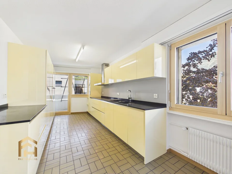 Exklusiv inmitten Visp: Renovierte 5.5ZWG,Umlaufbalkon, Lift&Garage