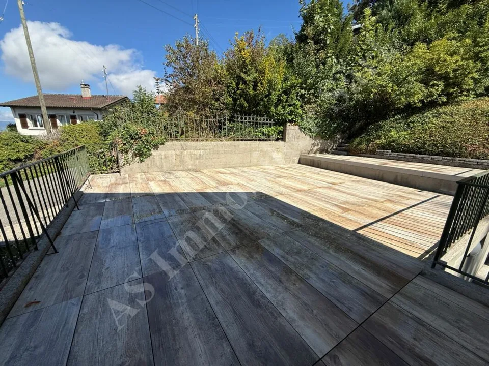 Geräumige 3,5-Zimmer-Wohnung mit Terrasse und Dachboden