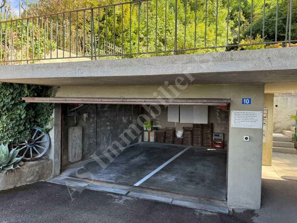 Geräumige 3,5-Zimmer-Wohnung mit Terrasse und Dachboden