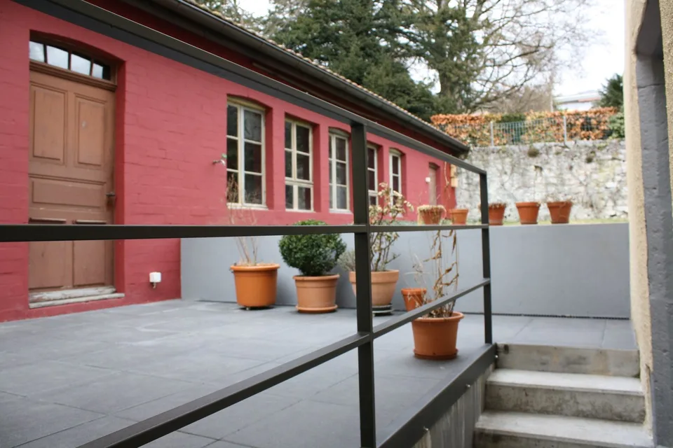 Geräumige 5.5-Zimmer-Wohnung mit Balkon in Corcelles-Peseux – Foto 6 von 10