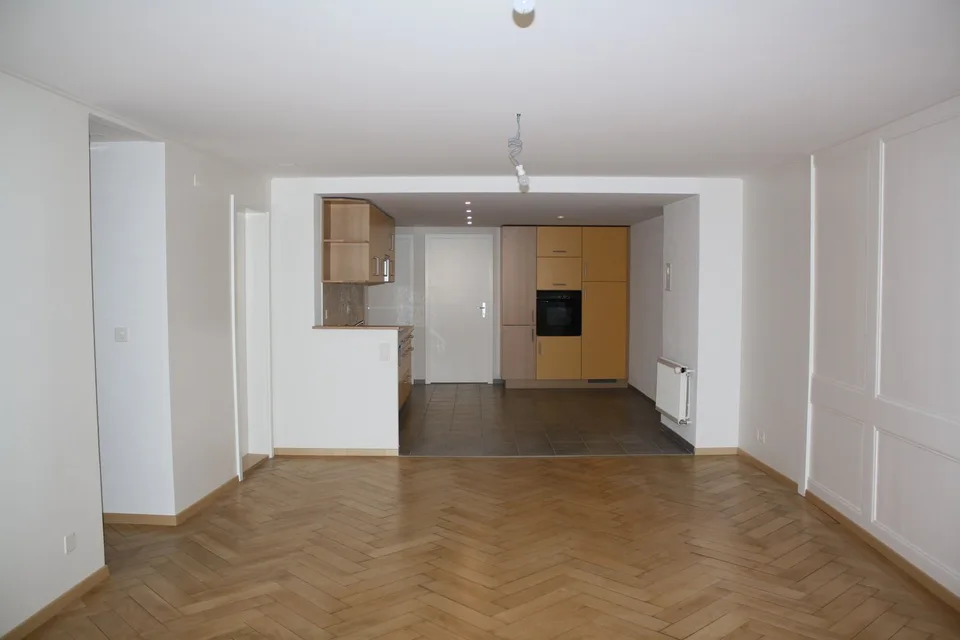 Geräumige 5.5-Zimmer-Wohnung mit Balkon in Corcelles-Peseux – Foto 3 von 10