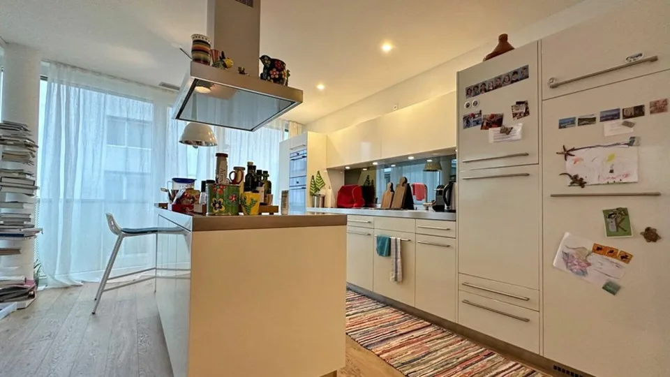 Appartamento esclusivo di 5,5 locali ai margini del centro storico vicino al Reno – foto 4 di 14