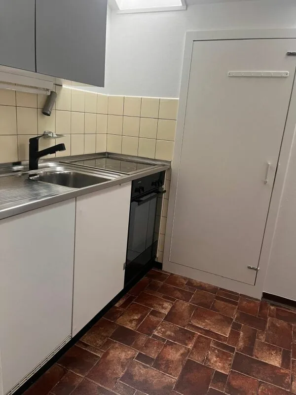 Appartamento mansardato di 3 locali in una casa di 3 famiglie ben curata