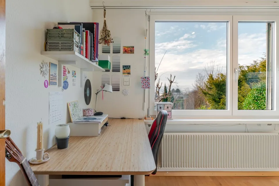 Maison unifamiliale dépendante de 6,5 pièces sur la pente ensoleillée de Dornach – photo 6 sur 12