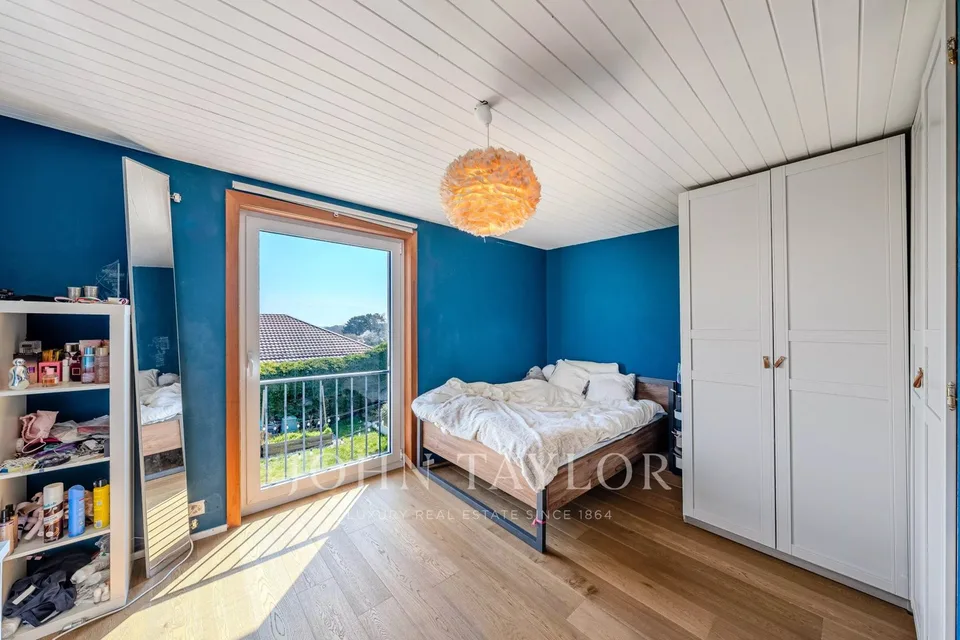 Villa mit mehreren Möglichkeiten – Foto 9 von 13