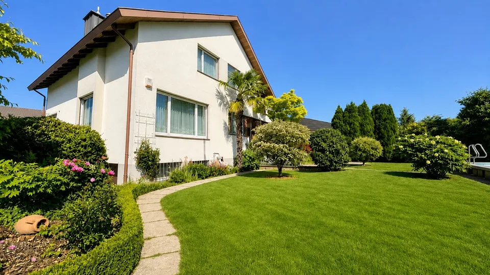 Freistehendes Einfamilienhaus mit Swimmingpool – Foto 13 von 23