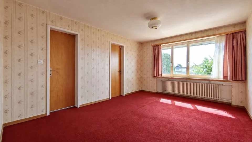 Freistehendes Einfamilienhaus mit Swimmingpool – Foto 16 von 23