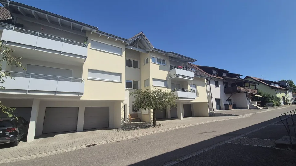 Jestetten - helle 4-Zimmerwohnung mit Balkon - 95 m² – Foto 3 von 13