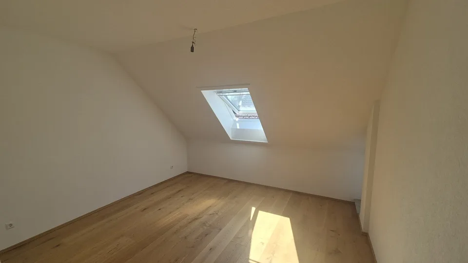 Jestetten - helle 4-Zimmerwohnung mit Balkon - 95 m² – Foto 7 von 13