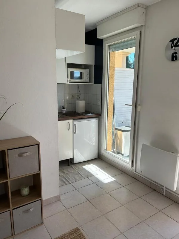 Studio möbliert, voll ausgestattet mit großer Terrasse – Foto 7 von 9