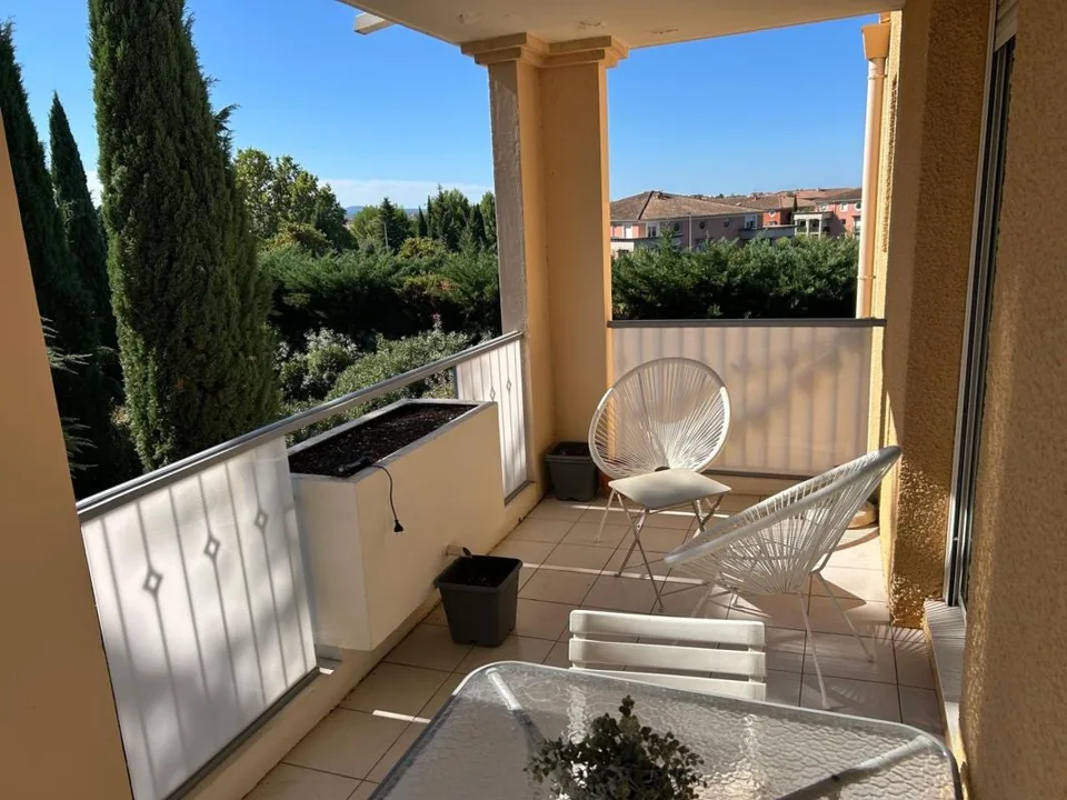 Studio möbliert, voll ausgestattet mit großer Terrasse – Foto 3 von 9
