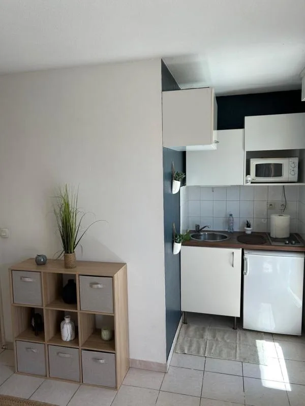 Studio möbliert, voll ausgestattet mit großer Terrasse – Foto 6 von 9