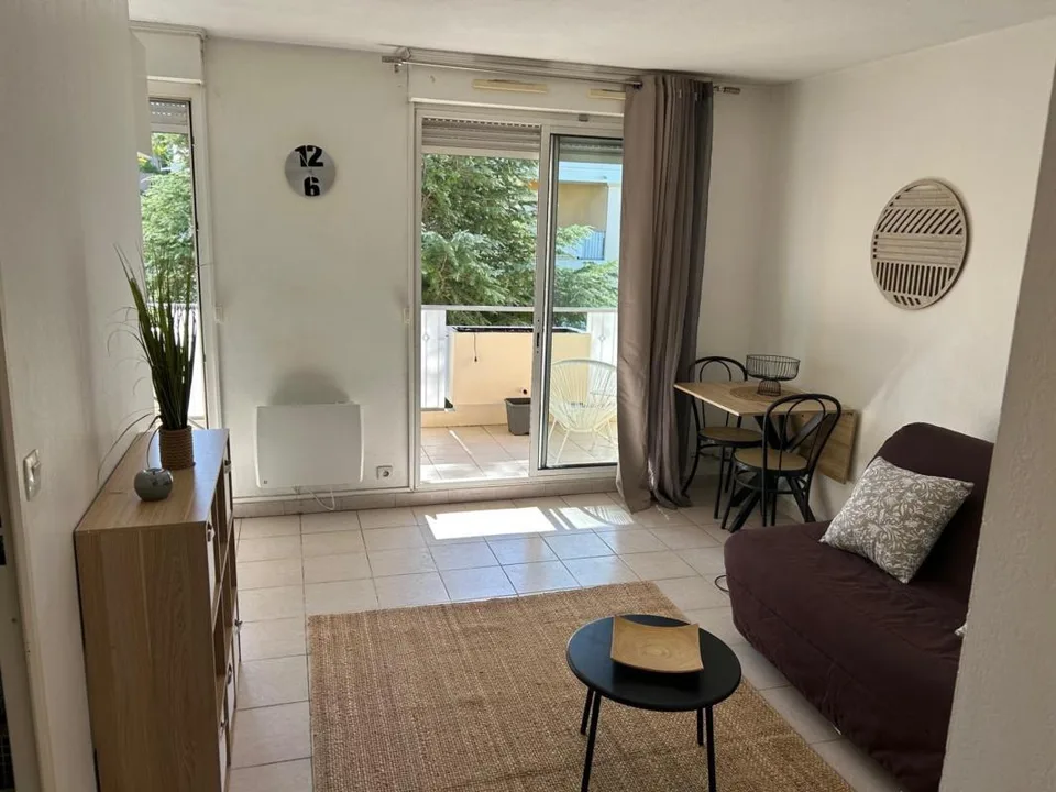 Studio möbliert, voll ausgestattet mit großer Terrasse – Foto 4 von 9