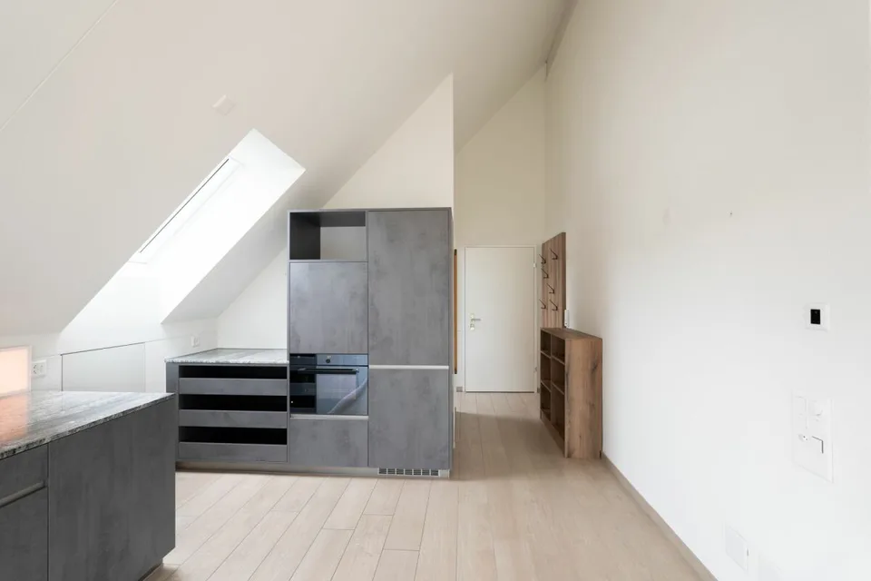 2.5-Zimmer-Dachwohnung im Loft-Style – Foto 2 von 13