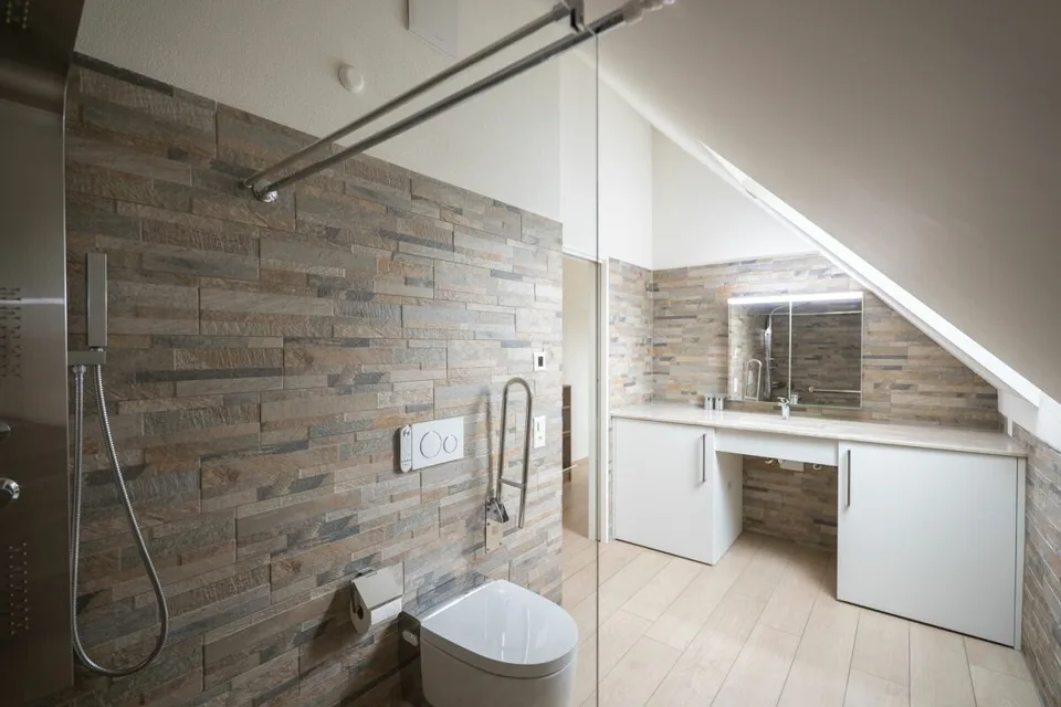 2.5-Zimmer-Dachwohnung im Loft-Style – Foto 6 von 13