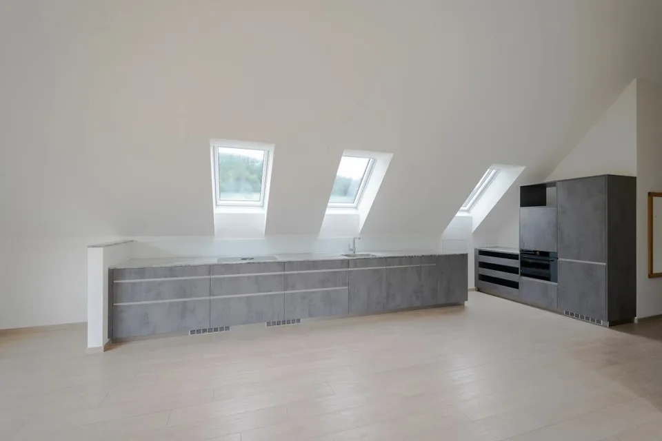 2.5-Zimmer-Dachwohnung im Loft-Style – Foto 3 von 13