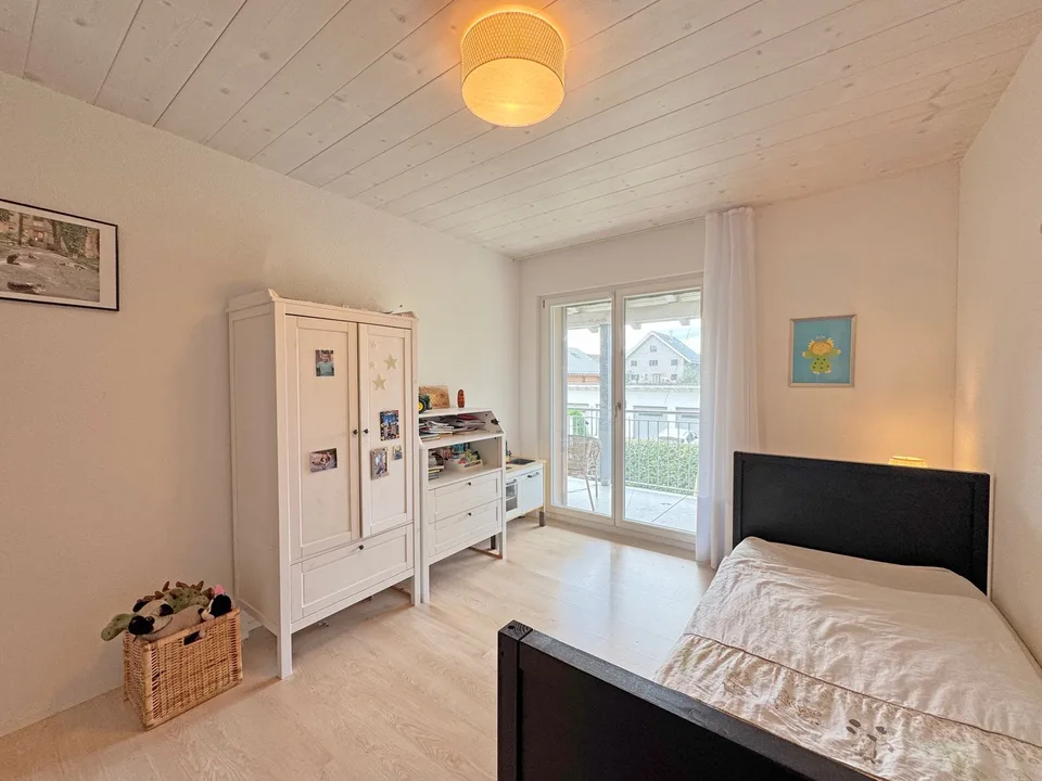 Gepflegtes 5½ Zimmer-Doppeleinfamilienhaus, in ökologischer Holzbauweise – Foto 10 von 16