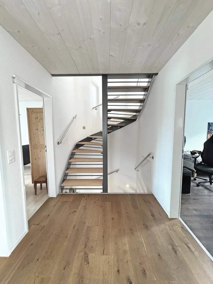 Gepflegtes 5½ Zimmer-Doppeleinfamilienhaus, in ökologischer Holzbauweise – Foto 11 von 16