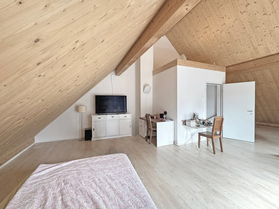 Gepflegtes 5½ Zimmer-Doppeleinfamilienhaus, in ökologischer Holzbauweise – Foto 13 von 16