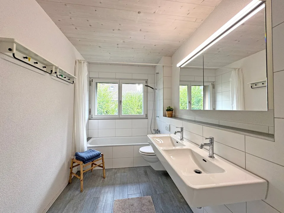 Gepflegtes 5½ Zimmer-Doppeleinfamilienhaus, in ökologischer Holzbauweise – Foto 8 von 16