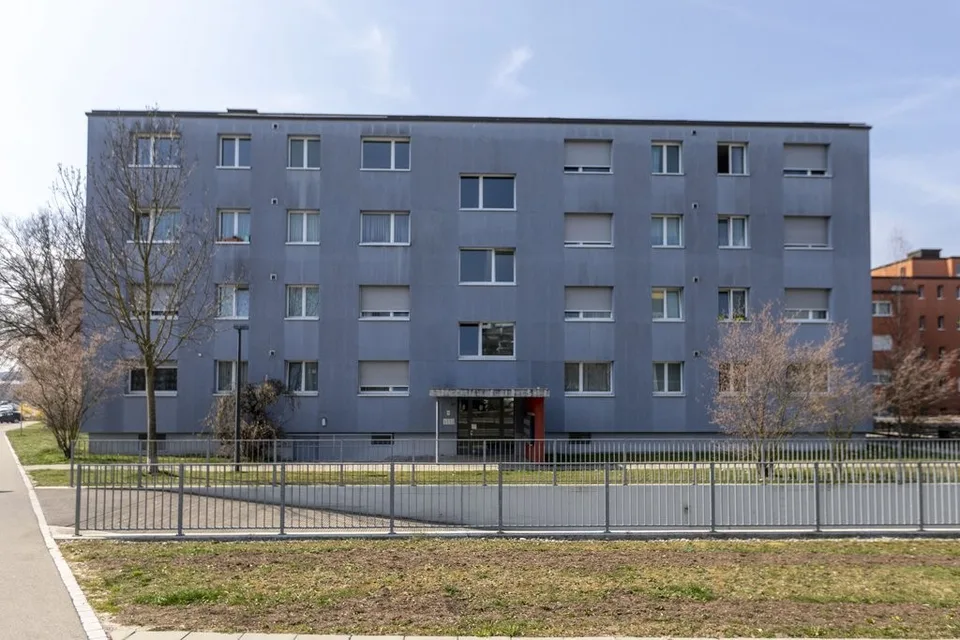 Motorradplatz in Kloten zu vermieten