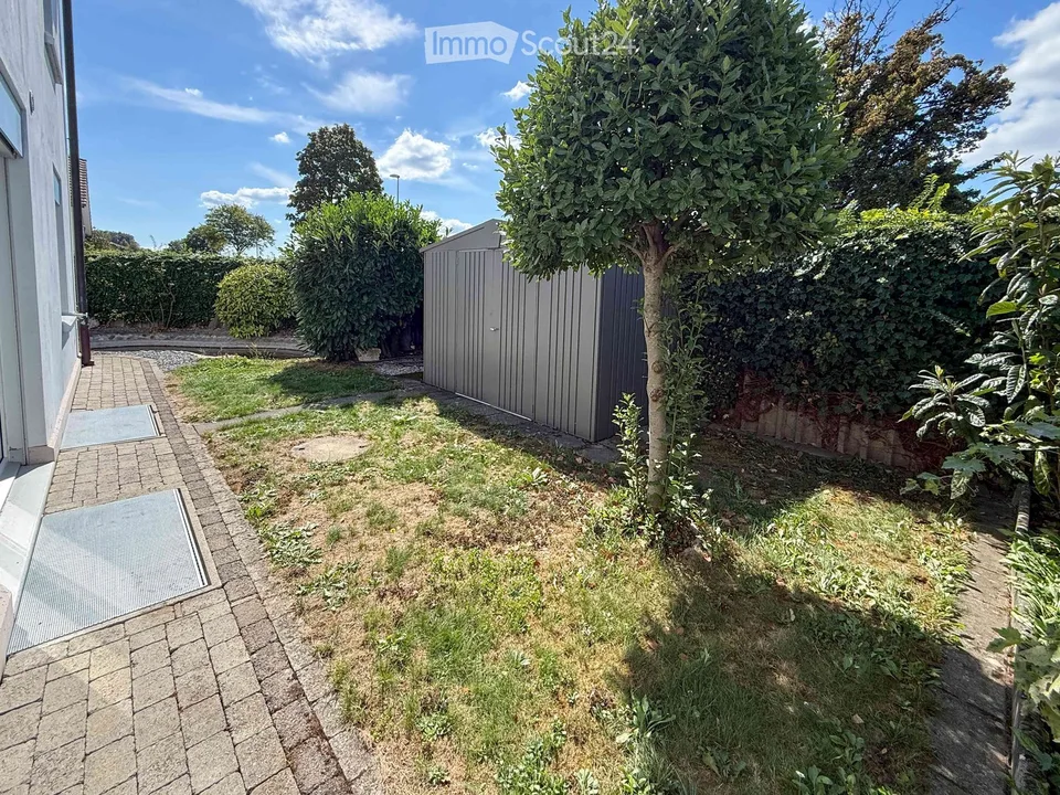 Exklusive 4.5-Zimmer-Gartenwohnung mit vier Parkplätzen, Cheminée und Sauna – Foto 8 von 20